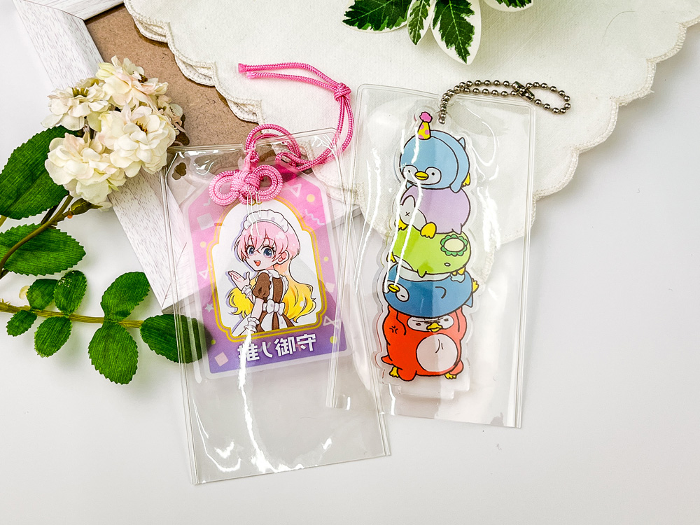 アクリルキーホルダーのカバー特集！傷や汚れを防ぐおすすめアイテムや選び方を紹介！